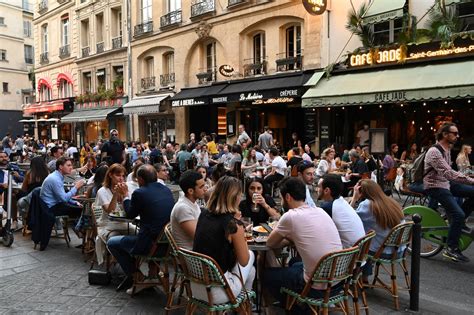 A Paris les terrasses éphémères sinstallent dans la durée Libération