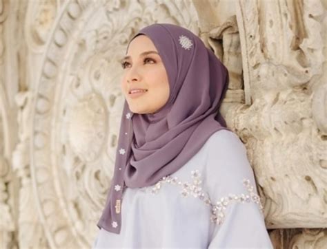 We did not find results for: Modern and stylish hijabs, abayas from Naelofar Hijab ...