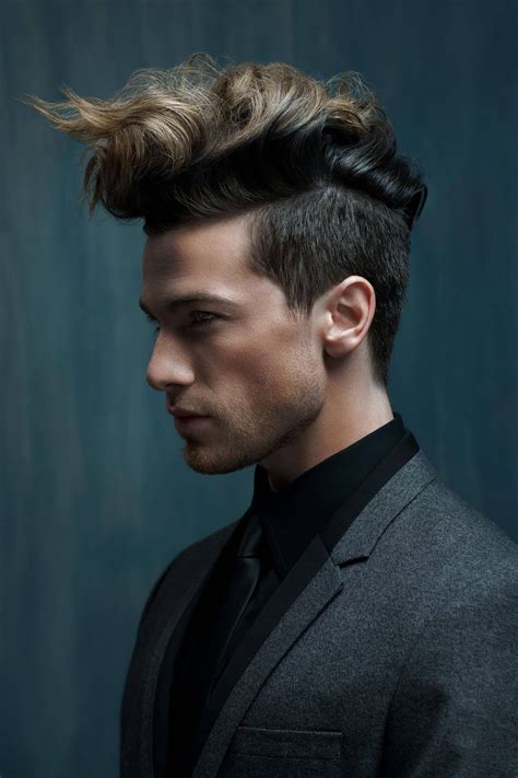 Wavy Quiff for Men: How to Style this Non-Boring Holiday Hairstyle