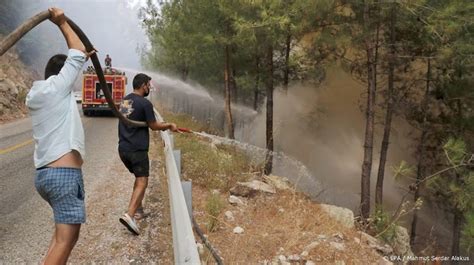 Turkije Strijdt Nog Tegen Branden In Populaire Vakantiegebieden De