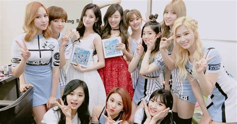 Seohyun And Tiffany Snap A Lovely Group Photo With The Twice Wonderful Generation