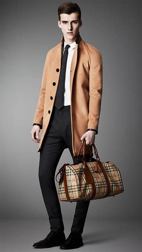 Save search view your saved searches. Men's Designer Trousers & Shorts | Burberry® Official ...