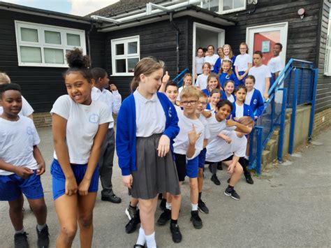 Clockhouse Primary School Well Done Year 6