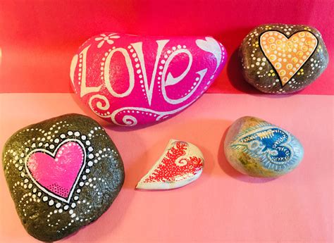 Love rocks. Valentine rock painting ideas. | Painted rocks ...
