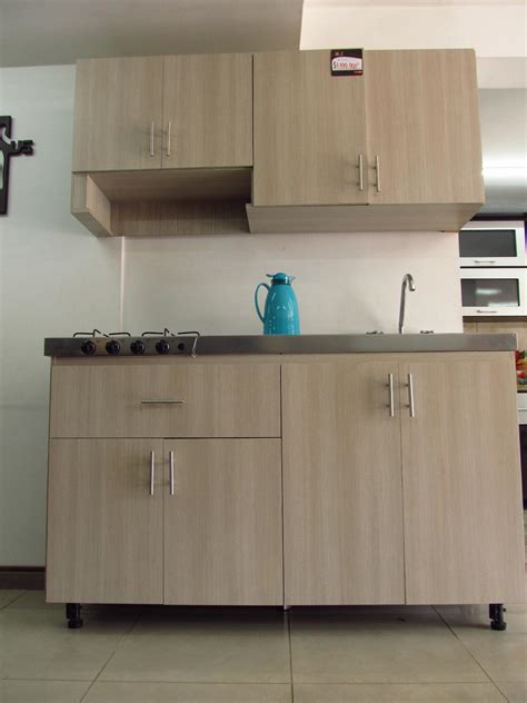 Fabricamos muebles inoxidables para la industria, restaurantes, hospitales, laboratorios, clinicas, cafeterías, ambulantes, y el hogar. COCINA EN ACERO INOXIDABLE