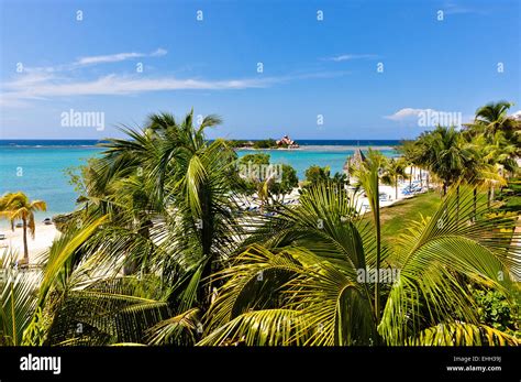 Beautiful caribbean beach Stock Photo - Alamy