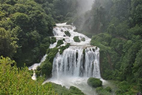 Cascate dell'acqua fraggia, piuro bilde: Meraviglie dell'acqua: 4 luoghi da visitare in Italia ...