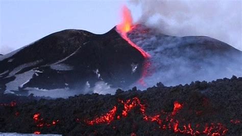 La Espectacular Erupción Del Monte Etna Uno De Los Volcanes Más