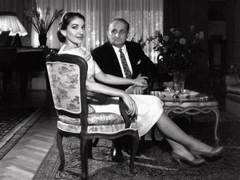 Er starb am tag der geburt. Maria Callas, chez elle avec son mari