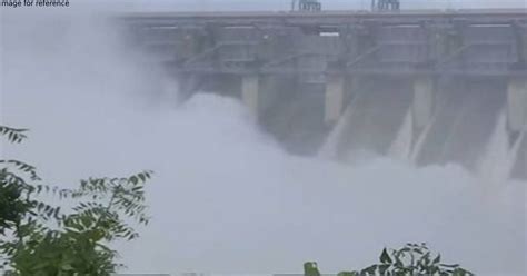 Amid Heavy Rains In Gujarat Massive Amount Of Water Discharged From