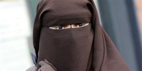 Crise à Lapn Arrestation Des Généraux Interdiction Du Port Du Niqab Aux Fonctionnaires Et