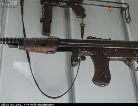 Check Out This Quirky Chinese Submachine Gun