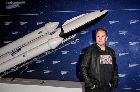 Valued At 76 Billion But How Will Elon Musks Spacex Make Money