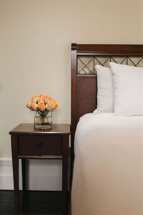 Elegant And Intimate Classic Rooms In Old Montreal Hôtel Place Darmes