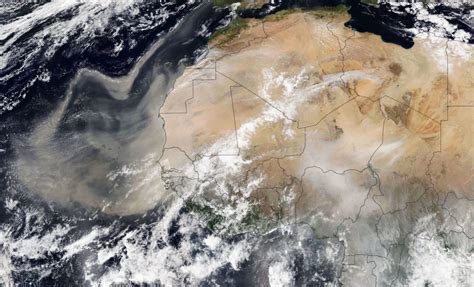 Sahara Dust Plume Moves Toward Europe