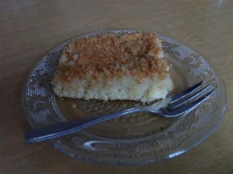 Gleichmäßig auf dem teig verteilen. Bienenstich mit Kokosflocken - Rezept mit Bild - kochbar.de