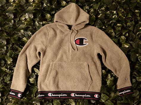 The sherpa hoodie has embroidered champion branding, a soft sherpa hood and body, and a contrast kangaroo pocket with an additional flap sherpa hoodie. Men's Champion Sherpa Half Zip Hoodie [549336-4ZZ ...