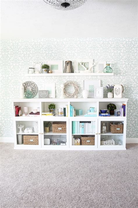 Den planer findest du im bestå bereich im einrichtungshaus. How to Create Home Office Storage with the IKEA BESTA ...