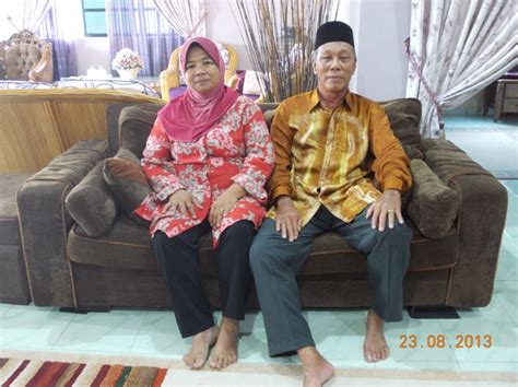 Beliau yang dianggap alim lagi keramat ini sangat dihormati. Lagenda Emas - Abdul Rahman Ahmad : www.infotakraw.com