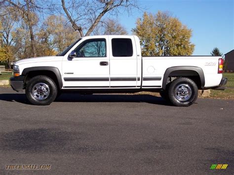 2001 Chevrolet Silverado 2500hd Ls Extended Cab 4x4 In Summit White