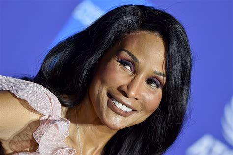 Beverly Johnson First Black Model To Cover Vogue Calls Out Racism In