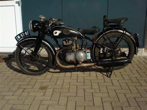 • 274 просмотра 6 месяцев назад. 1930's Triumph B200 | Triumph motorcycles, Triumph, Motorcycle