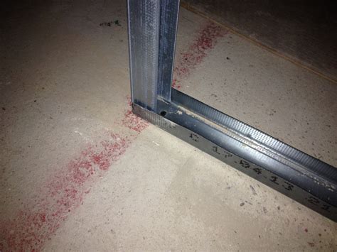Plafonds et rampants 3.84 € le ml ht. Rail Pour Cloison Placo. comment poser des plaques de pl ...
