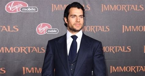 The british actor henry william dalgliesh cavill was born on may 5, 1983, to stockbroker colin cavill and a secretary in a bank, marianne cavill. Celebrity Heights | How Tall Are Celebrities? Heights of ...