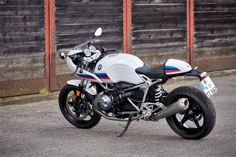(legendado em português)the bmw r nine t, is one of the best retro roadster motorcycles on the market.and now they launched a new version. Out of the Box - BMW R NineT Racer | Return of the Cafe Racers