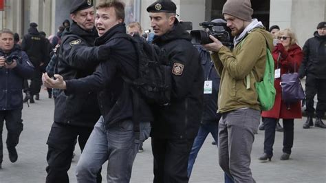 Sur son compte twitter, roman protassevitch, 26 ans, se définit comme «le premier journaliste terroriste de l'histoire». Belarus 'social parasite' tax: Country plans to force ...