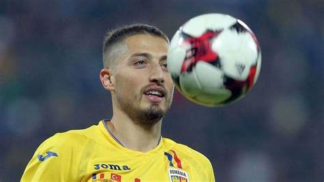 Mutu started his career playing two years for argeș pitești and half a season for dinamo bucurești, before joining internazionale in italy midway through the. Primele transferuri pregătite de Adrian Mutu la FC U ...