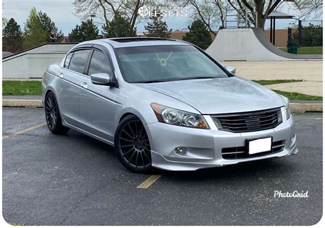 2008 Honda Accord With 19x85 35 Niche M157 And 23540r19 Continental