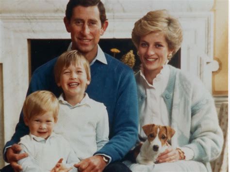 El viaje de carlos y diana en australia pudo haber cambiado la historia de la pareja real, un viaje en el que lady di cautivó al mundo. Diana, Carlos y los príncipes Guillermo y Harry: así eran ...
