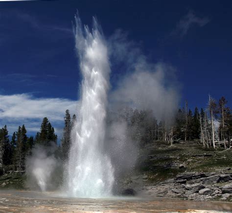 File Grand Geyser And Vent Geyser In Yellowstone National Park  Wikipedia