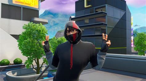 Ikonik Pictures 💖 Fortnite Battle Royale Armory Amino