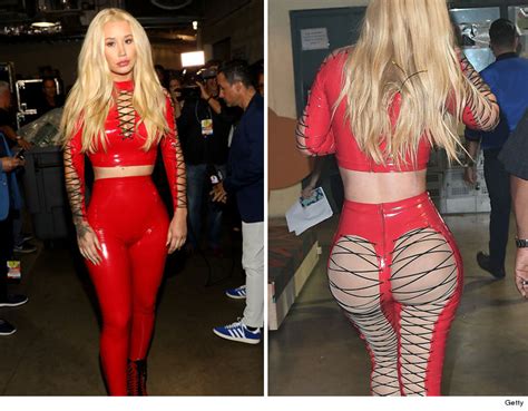 Iggy Azalea Performs In Revealing Red Latex Outfit At Univisions