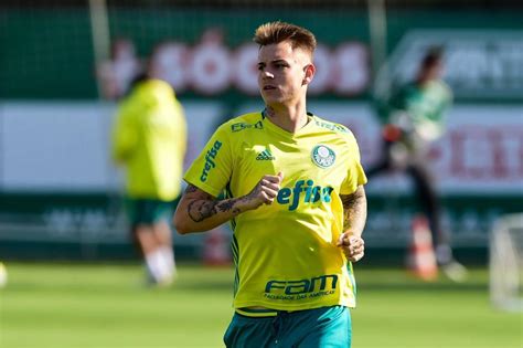 Roger guedes rating is 75. Palmeiras vende Róger Guedes para a China por 9,5 milhões ...