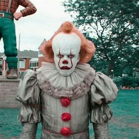 Bill Skarsgard As Pennywise The Clown In It Chapter Two 2019 Dir