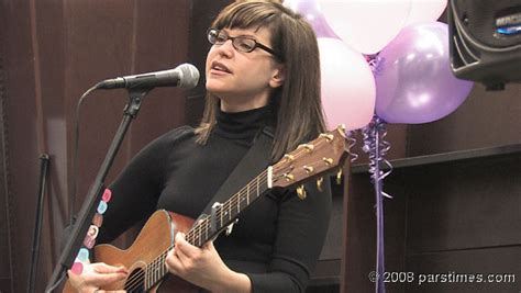 Lisa Loeb Cd Signing At Barnes Noble La February