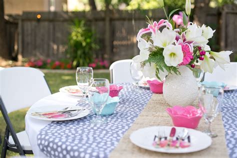 Kick off summer with a relaxing backyard dinner party with a glowing ambiance and end the night black & white backyard dinner party. Domestic Fashionista: Backyard Dinner Party and Chocolate ...