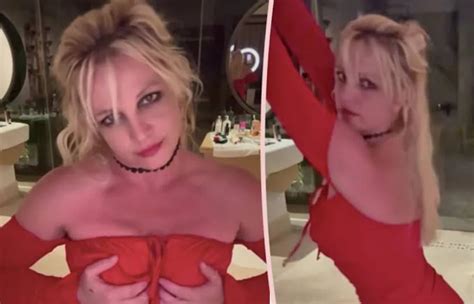Britney Spears Suffers Major Wardrobe Malfunction Watch Full Clip