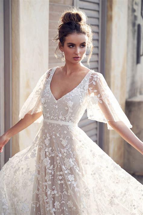 Pandora wedding dress with lilac top by rish | a&bé bridal shop. 5 Boho Chic Beach Wedding Dress Designers | Hawaii Wedding ...