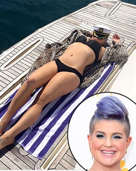 Kelly Osbourne Shares Impressive Full Body Bikini Shot I Look Good Us Weekly