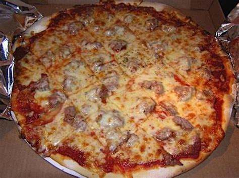 Pepperoni, canadian bacon, sausage, green peppers, mushrooms, black olives & onions. Italian Fiesta Pizzeria: The Obamas' Chicago Pizza ...