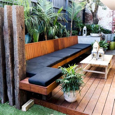 28+ Backyard Seating Ideas - gardentine.com | Backyard seating area