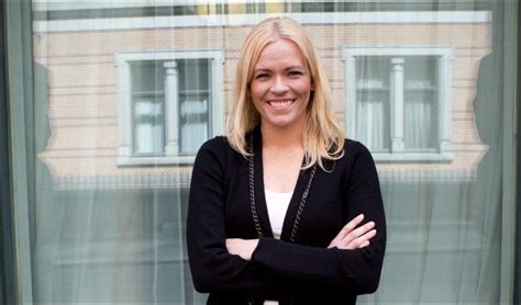 Jun 19, 2021 · samantha skogrand og emil hegle svendsen har vært kjærester siden 2013. NRK-programleder fjernet fra Dagsrevyen etter ...