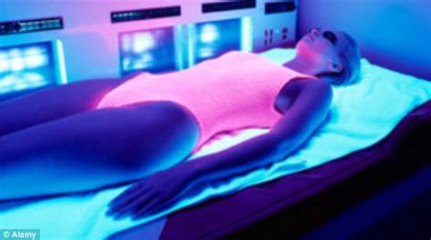 Fashion World Snubs Sunbeds As Agencies Ban Models From Bronzing Due To
