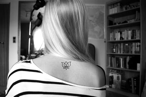 #girls with ink #beauty #lotus flower #lotus tattoo #spontaneous #happy #great day #content #selfie #gracefulbalance. lotus tattoo | Tumblr | Tatoo, Fazer uma tatuagem, Tatuagem