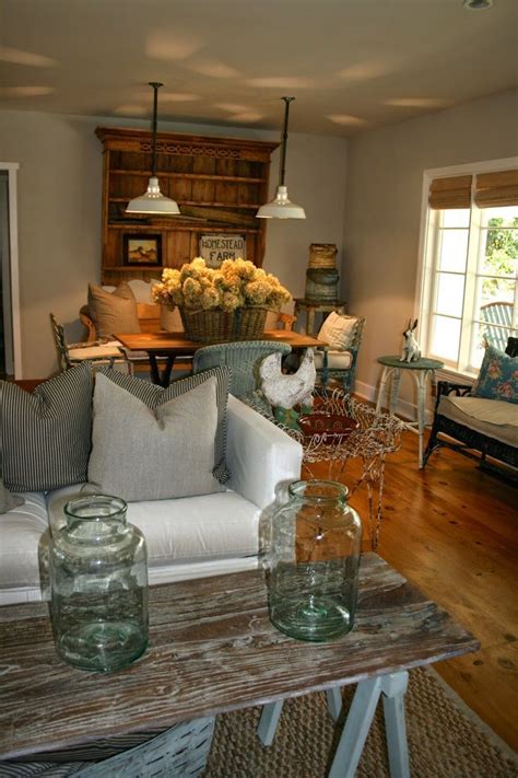 A Mix Of Country And Shabby Chic Home Decor Living Room