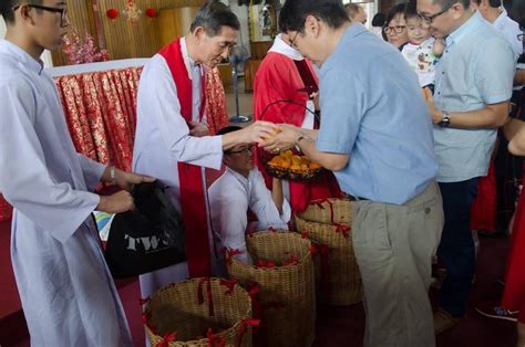 Kota kinabalu uluslararası havaalanı'na (kkia) shenzen, macau, jakarta, manila ve singapur'dan direk veya bağlantılı uçuşlar vardır. Tawau Chinese faithful gather for Lunar New Year Mass ...